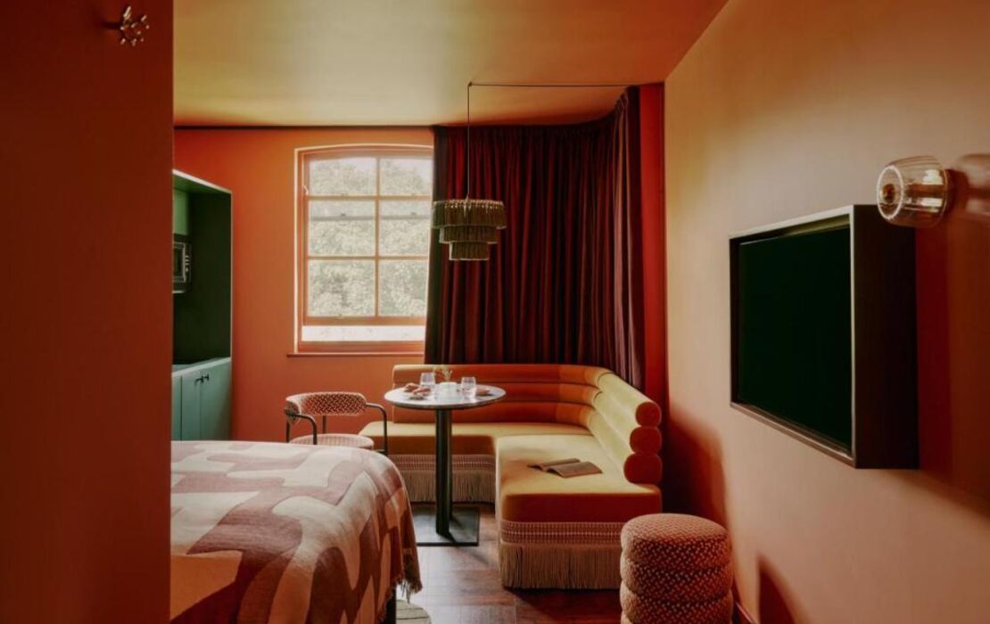 Ember Locke Kensington