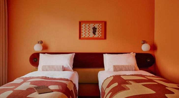 Ember Locke Kensington