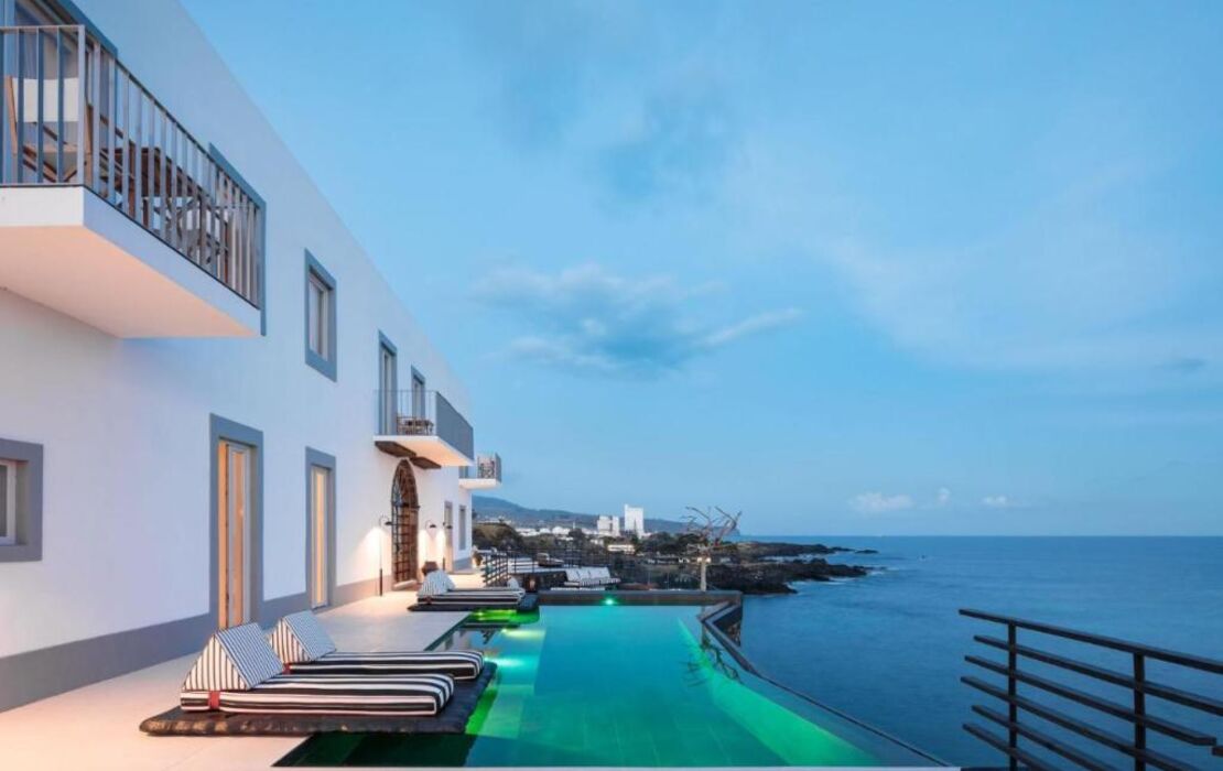 White Exclusive Suites & Villas
