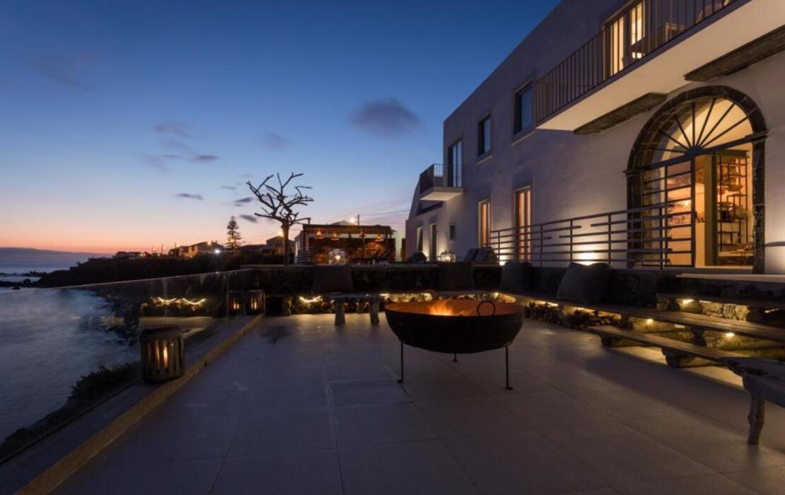 White Exclusive Suites & Villas