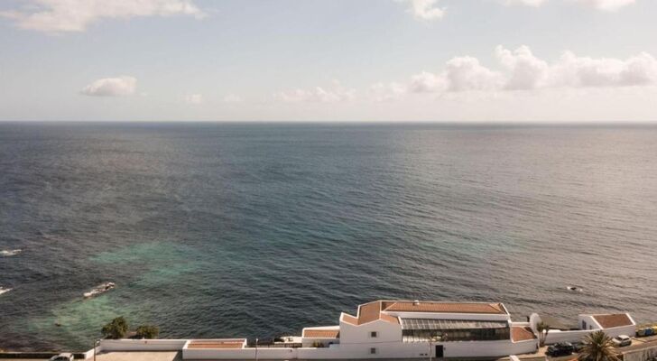 White Exclusive Suites & Villas