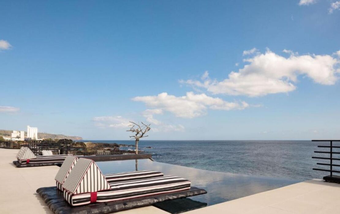 White Exclusive Suites & Villas