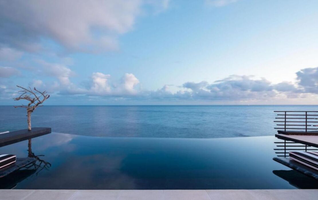 White Exclusive Suites & Villas