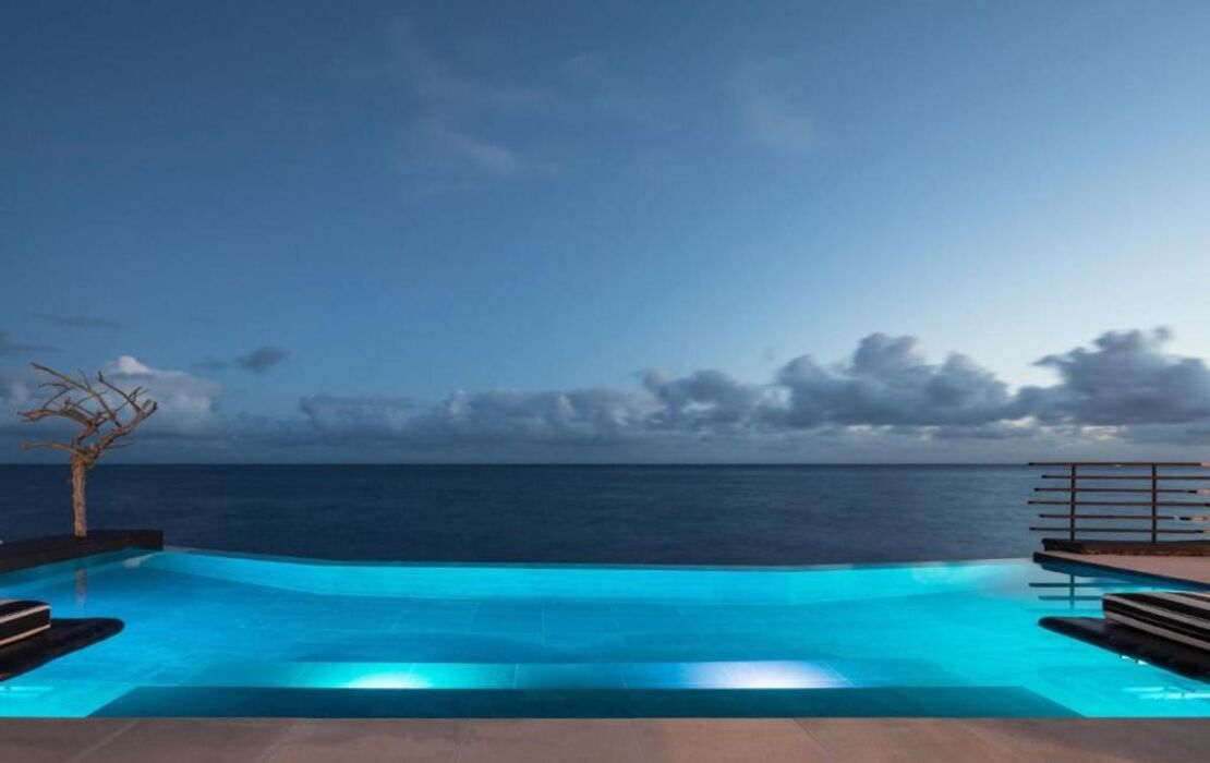 White Exclusive Suites & Villas