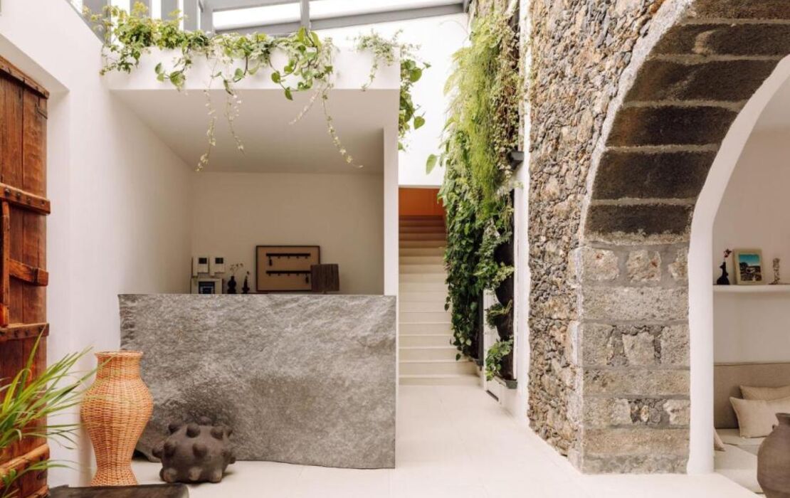 White Exclusive Suites & Villas