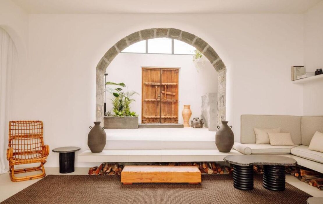 White Exclusive Suites & Villas