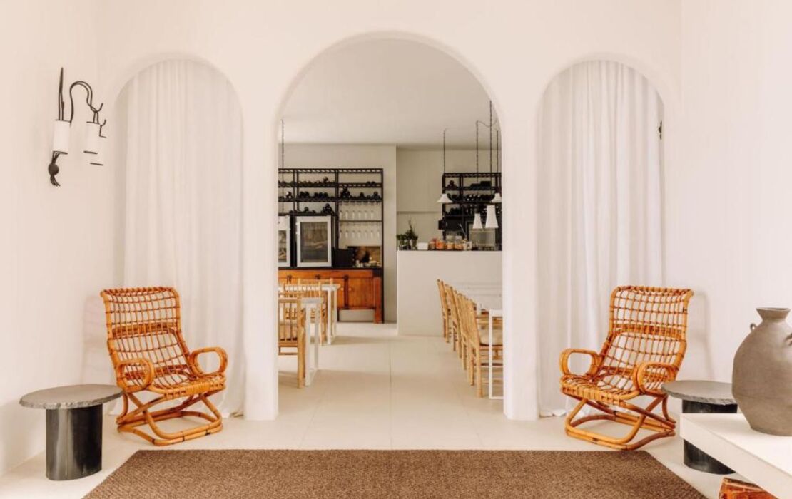 White Exclusive Suites & Villas