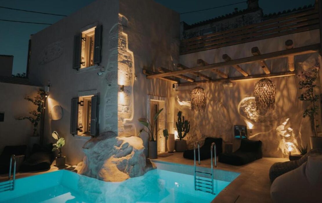 Manili Boutique Suites & Villas