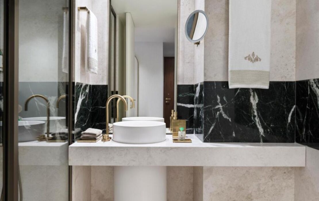 Anthology of Athens, The Leading Hotels of the World