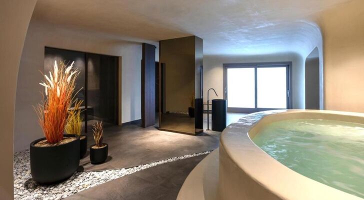 Enarma Suites & Spa Wellness Retreat