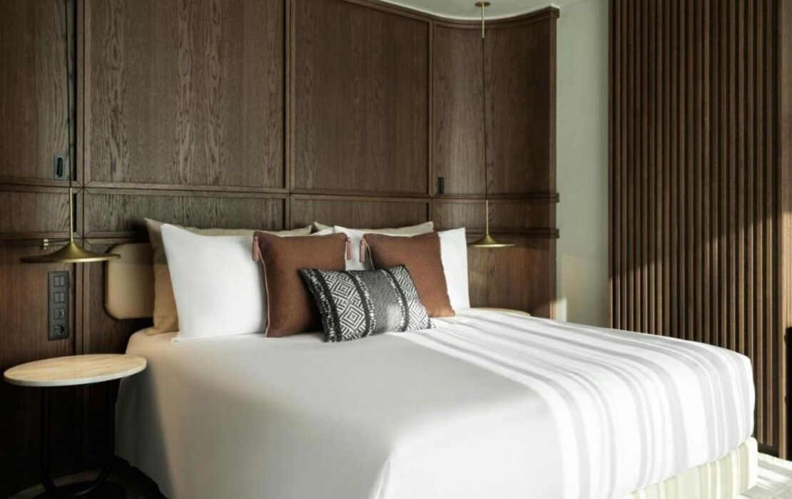 MonAsty, Thessaloniki, Autograph Collection