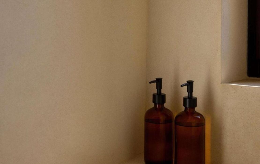 Luura Paros Cliff, Morgans Originals