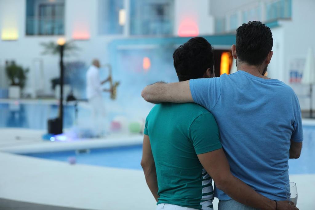 Gay Torremolinos  :  Notre sélection d’hôtels gays, bars et sex-clubs LGBTQIA+  incontournables en 2026